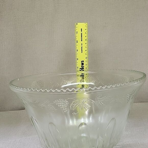 Indiana Glass Clear Punch Bowl Harvest Grapes Fruit Pattern Vintage USA - Picture 3 of 6